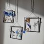 Triptyque Floral en Verre et Fer Forgé – Décoration Murale Artisanale (3 cadres suspendus)