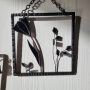 Triptyque Floral en Verre et Fer Forgé – Décoration Murale Artisanale (3 cadres suspendus)